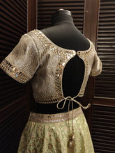 Load image into Gallery viewer, Mirrorwork blouse
