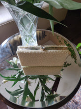 Load image into Gallery viewer, Pearl clutch bag
