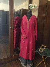 Load image into Gallery viewer, Melon pink silk zardozi suit

